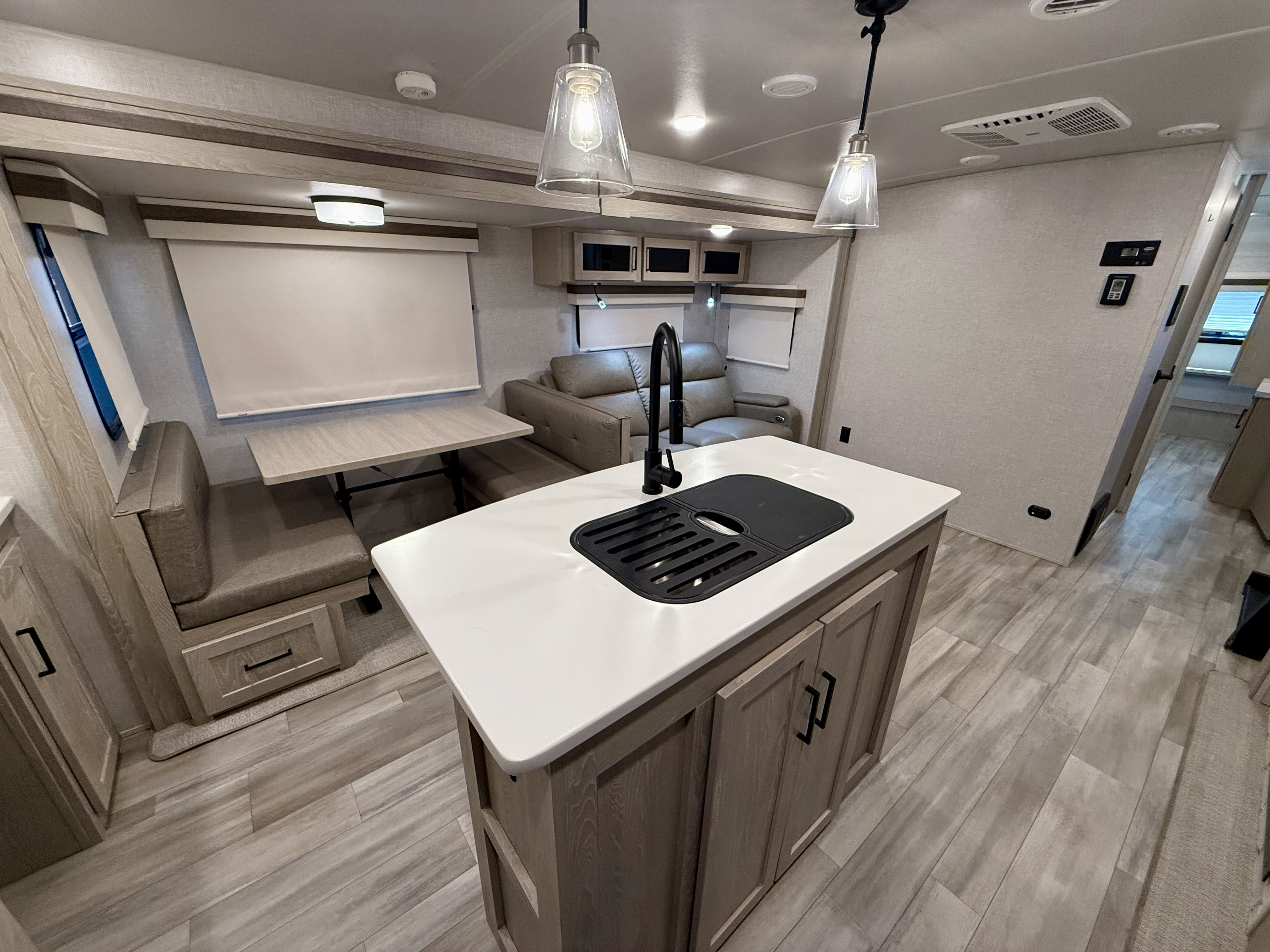 2023 Forest River Rockwood Ultra Lite 2720IK - Image 10
