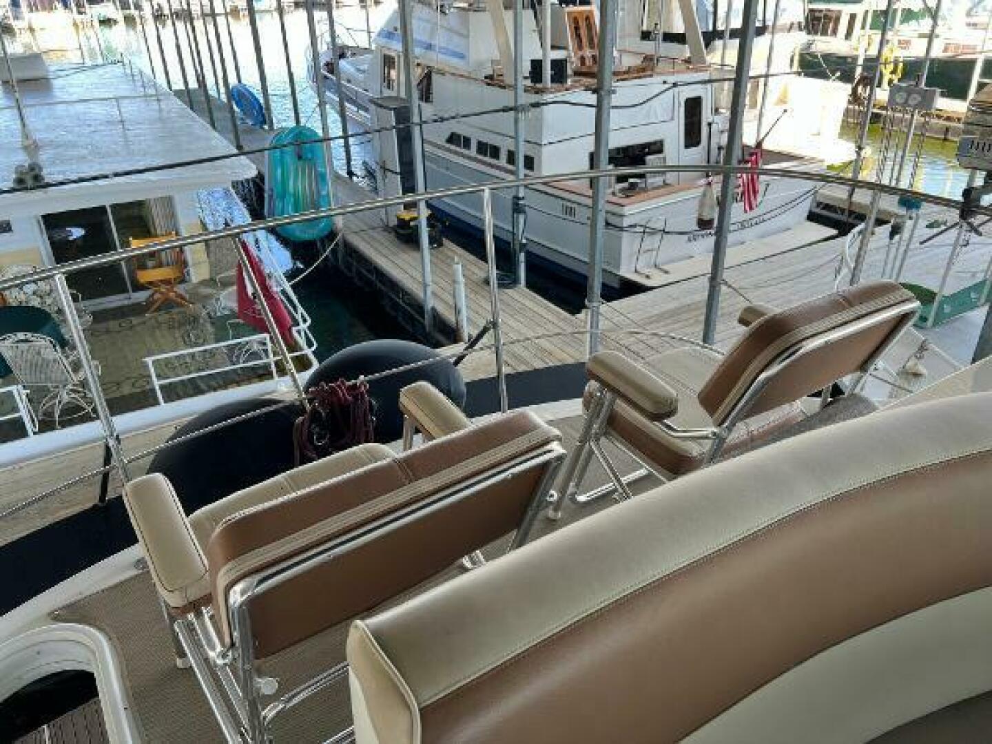 2001 Carver 450 Voyager Pilothouse - Image 26