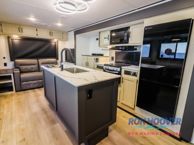 2026 FOREST RIVER SHASTA 33RLTS - Image 7