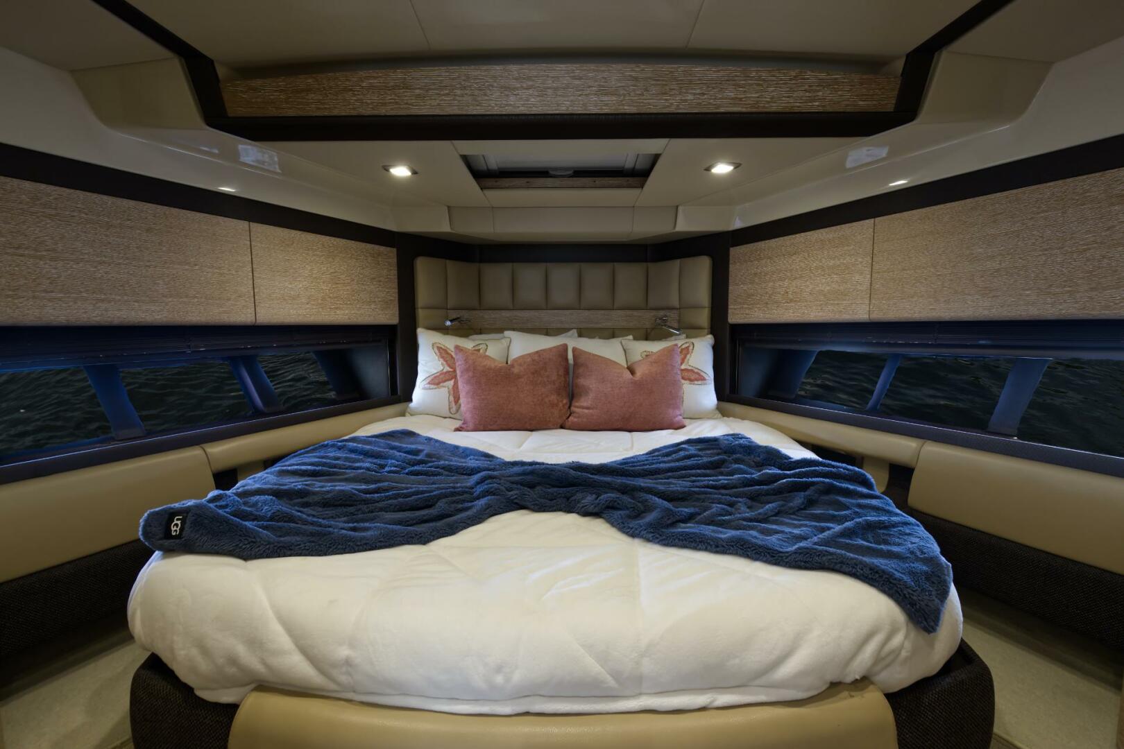 2015 Azimut 64 Flybridge - Image 36