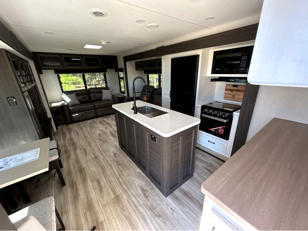 2026 VENTURE RV SPORTTREK 343VIK - Image 12