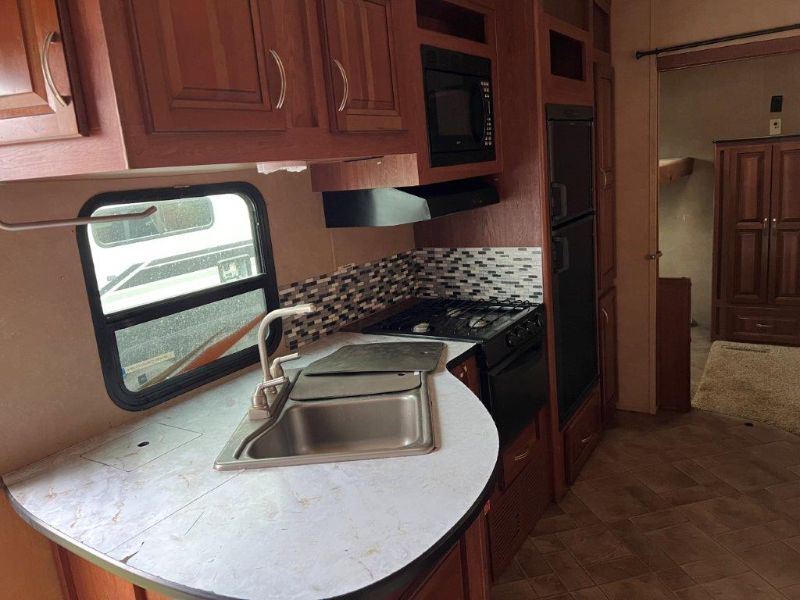 2012 Forest River Wildcat eXtraLite 312BHX - Image 5