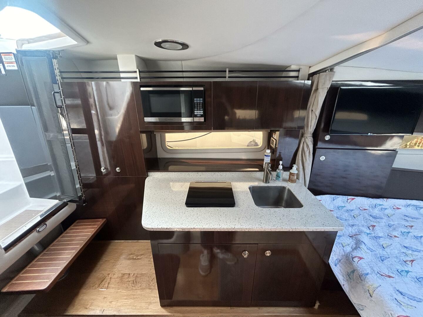 2016 Sea Ray 310 Sundancer - Image 13