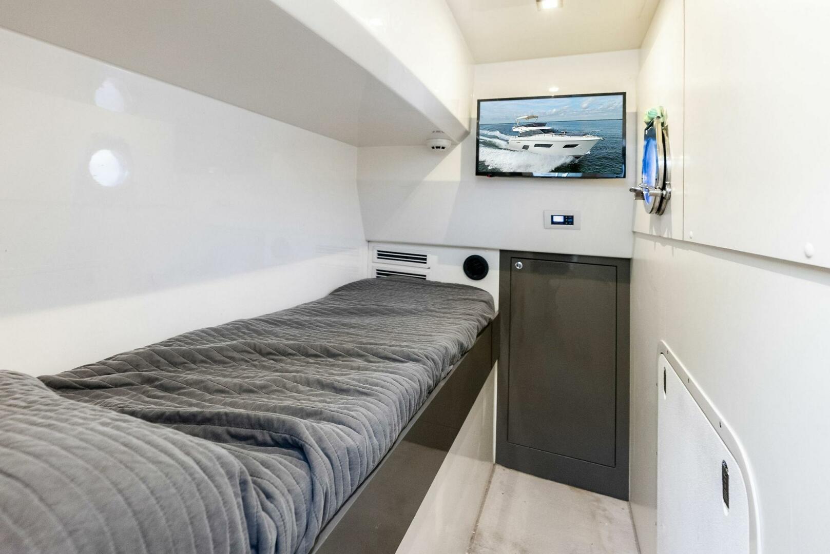 2018 Ferretti Yachts 800 - Image 42