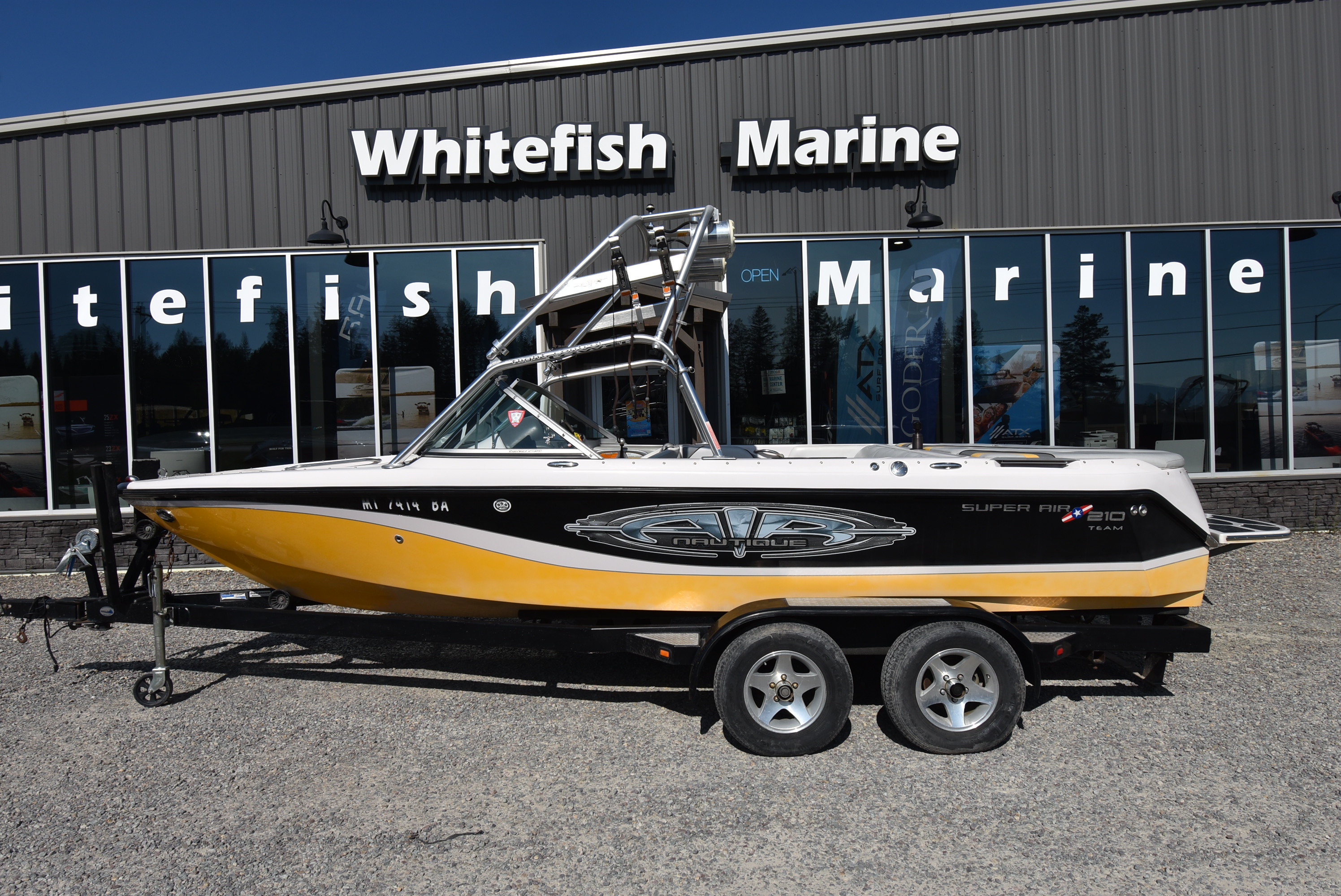 ミィ  New 2026 Boston Whaler 170 Montauk – Whitefish Marine | Whitefish, MT
