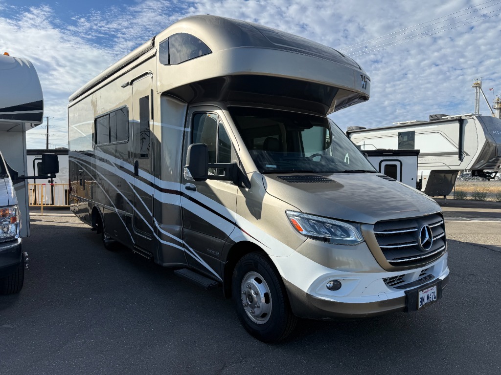 2020 Winnebago View 24D - Image 2