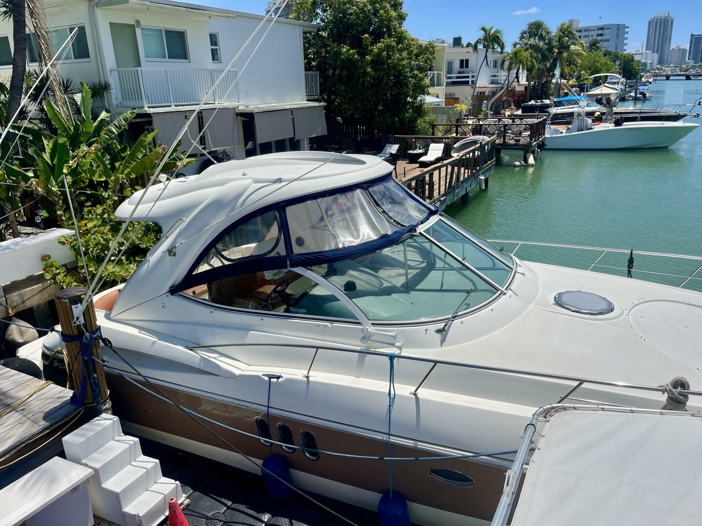 2006 Cruisers Yachts 420 Express - Image 5