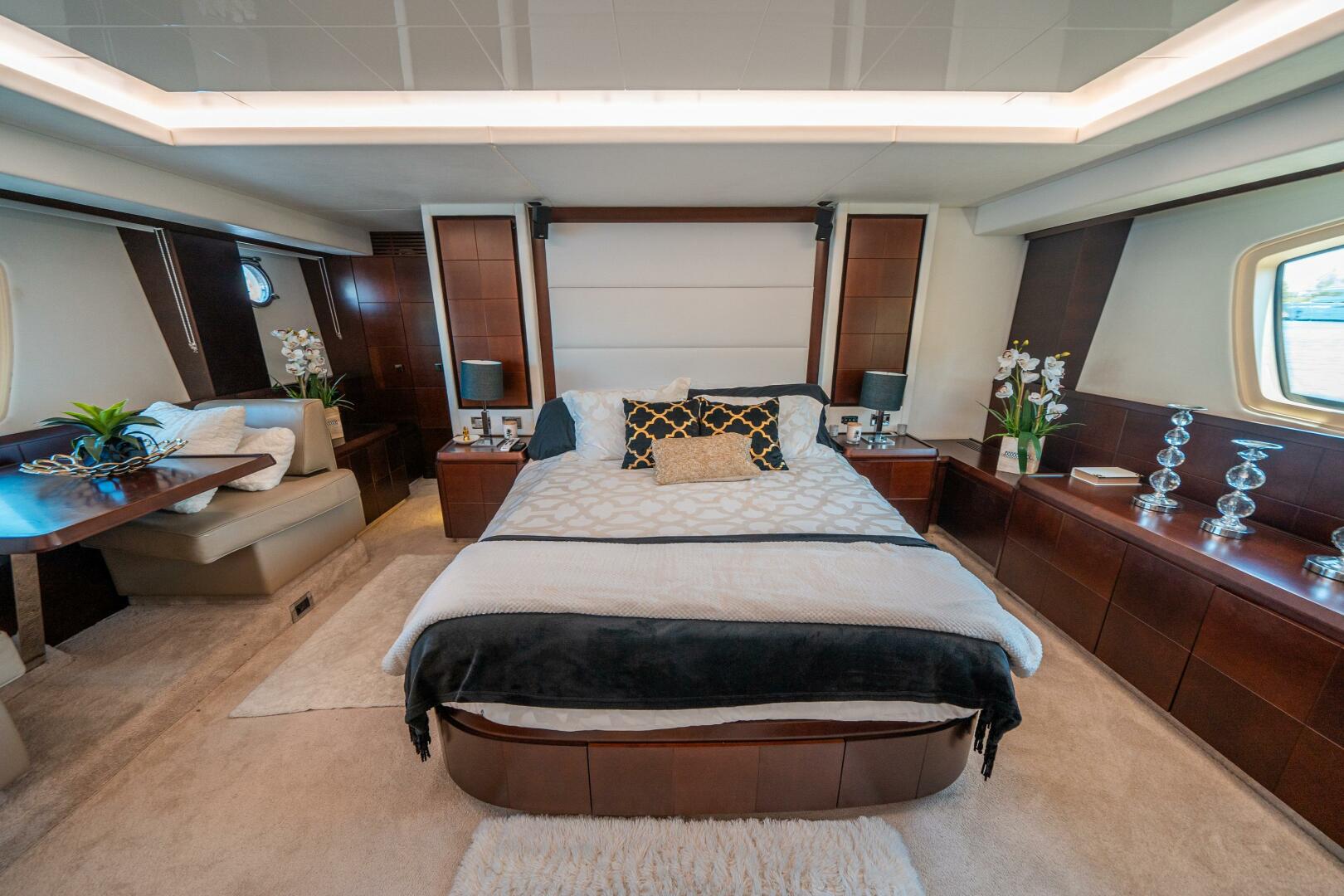 2010 Azimut 75 Fly - Image 35