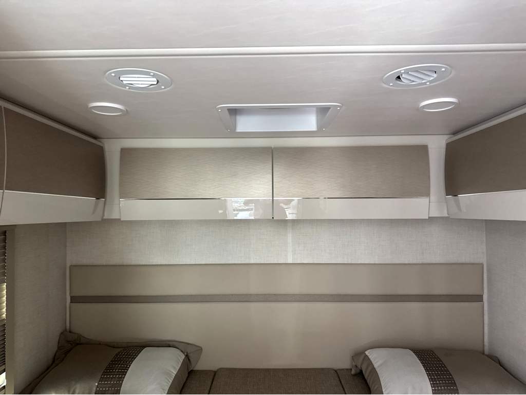 2027 THOR MOTOR COACH TIBURON 24XL - Image 26