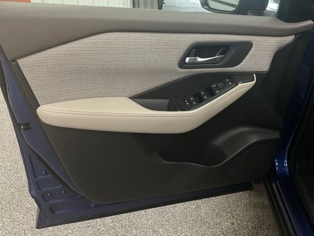 2023 Nissan Rogue Utility 4D SV 2WD - Image 11
