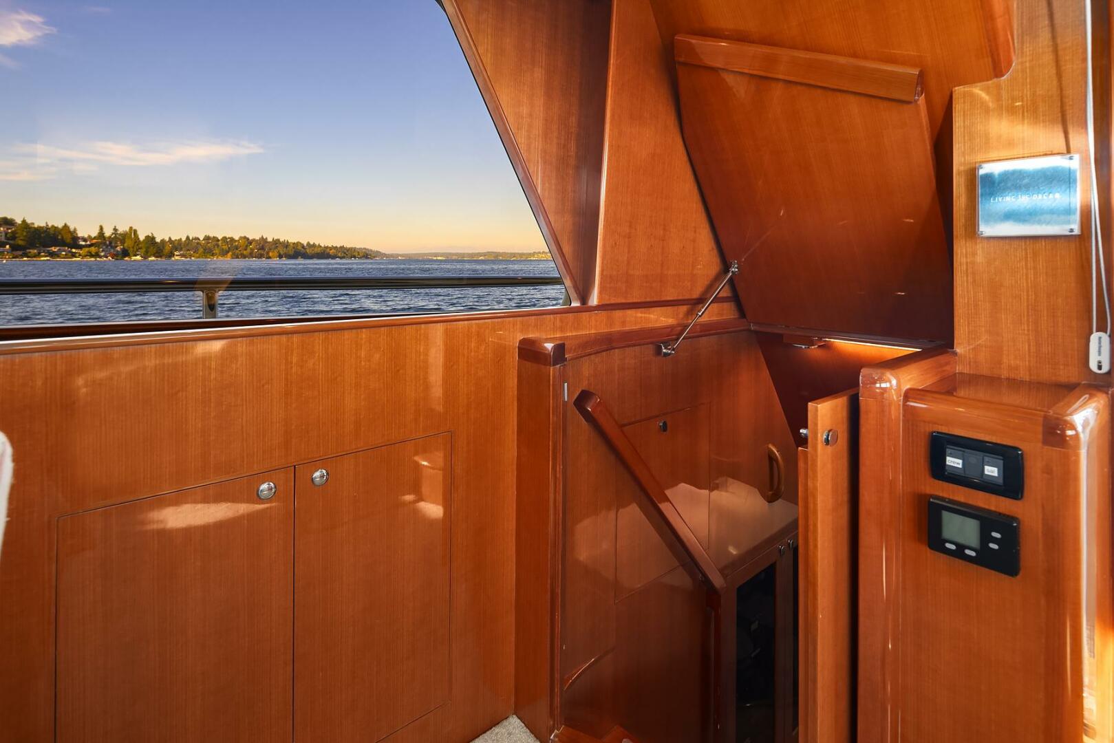 2014 Hampton 720 Skylounge LRC - Image 10