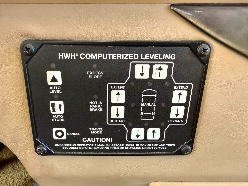 2011 Winnebago Vista 35F - Image 10
