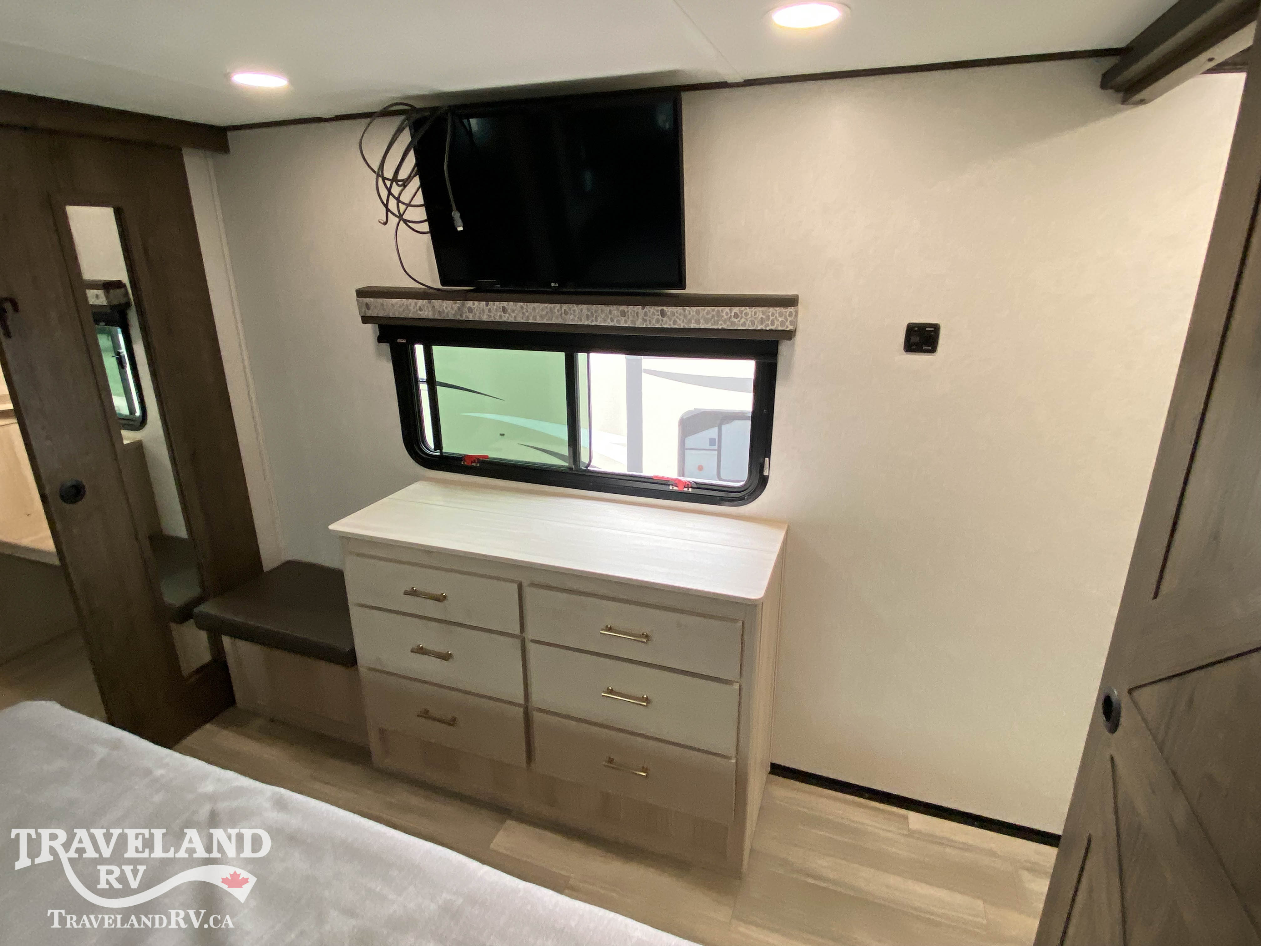 2022 Alliance RV Paradigm 310RL - Image 24
