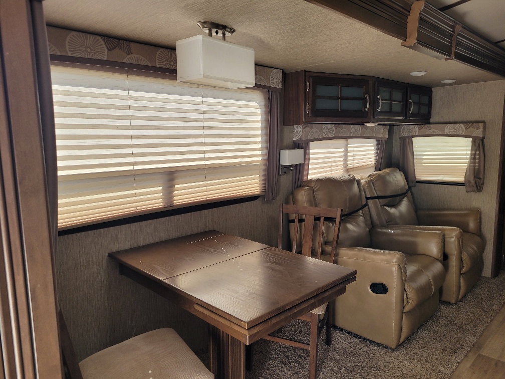 2016 Dutchmen Denali 287 RE - Image 5