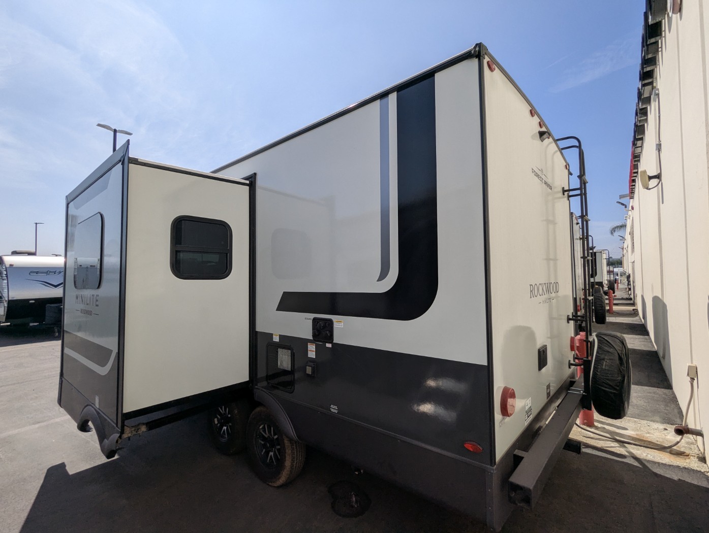 2026 Forest River Rockwood Mini Lite 2205S - Image 4