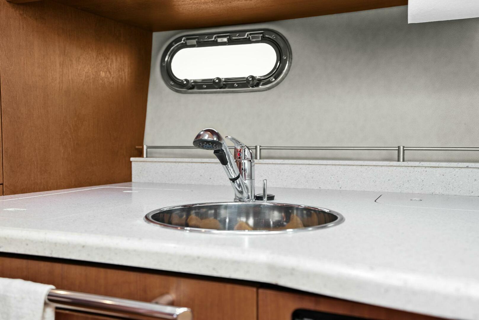 2008 Tiara Yachts 3500 Sovran - Image 16