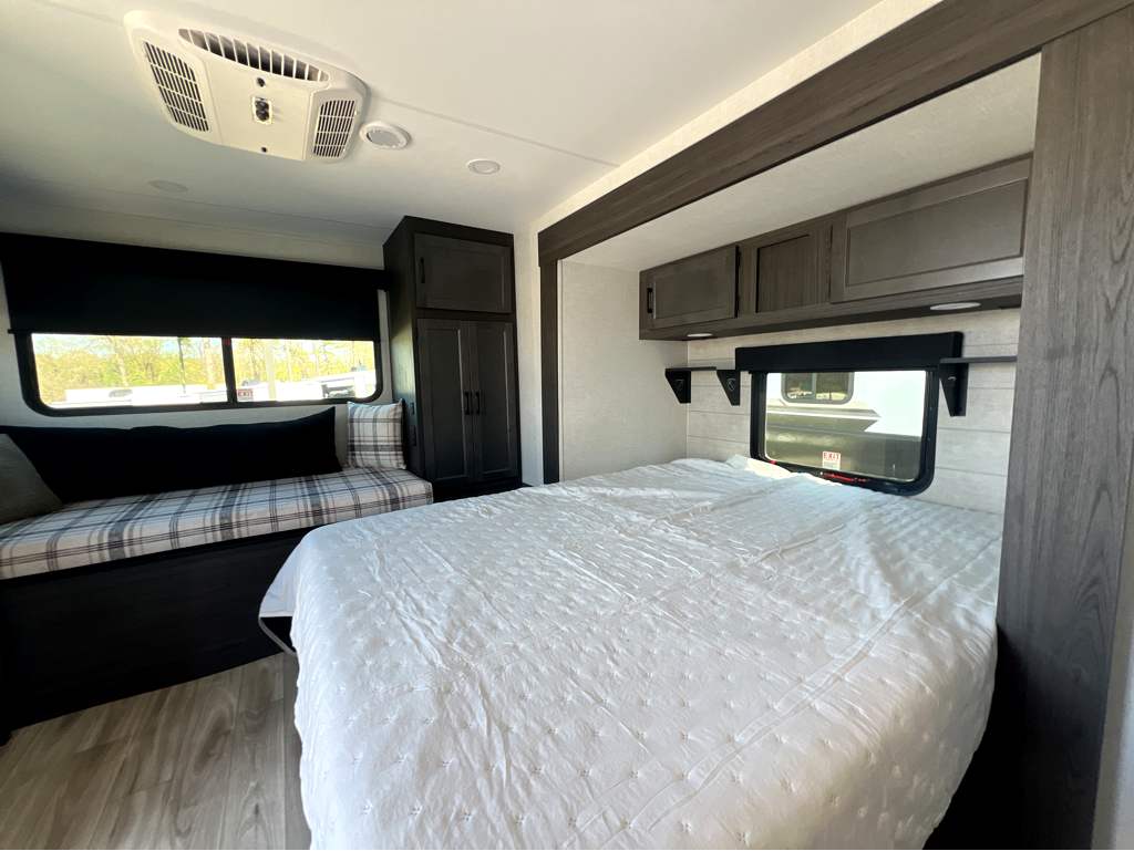 2026 VENTURE RV STRATUS 282VFD - Image 19