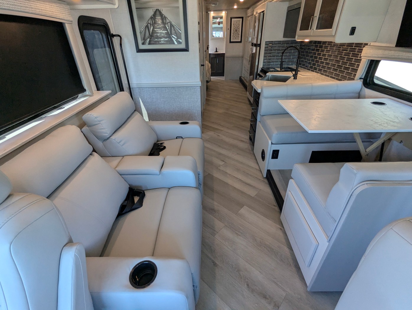 2026 Holiday Rambler Invicta 33HB - Image 12