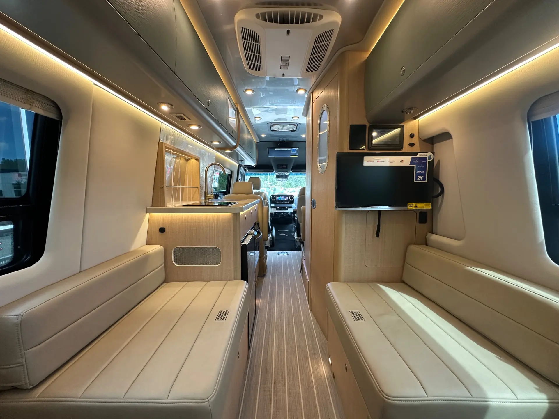 2027 Airstream Interstate 24GL Tommy Bahama - Image 21