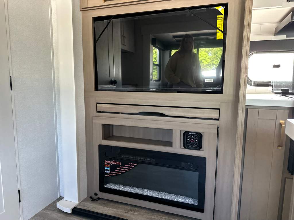 2027 JAYCO EAGLE 312BHOK - Image 8