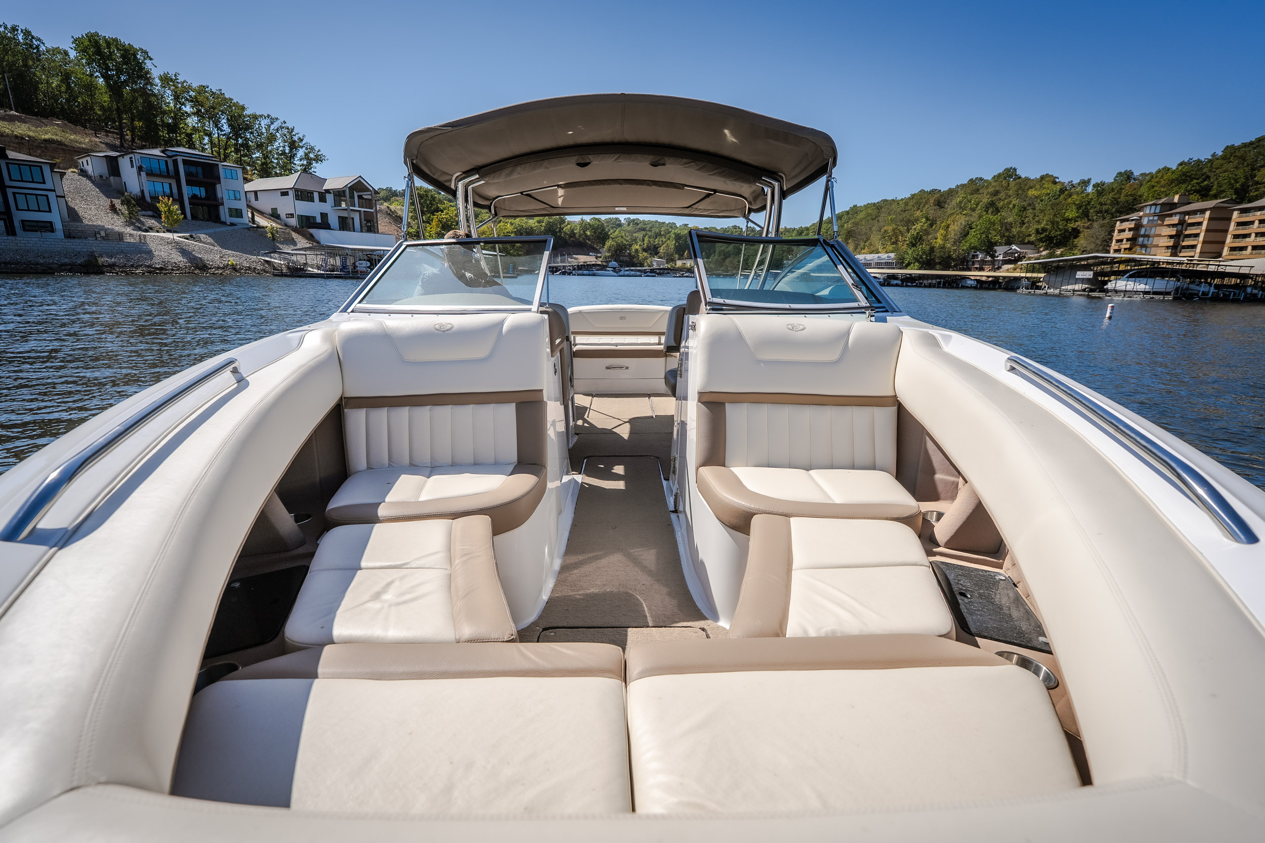 2010 Cobalt 302 - Image 14