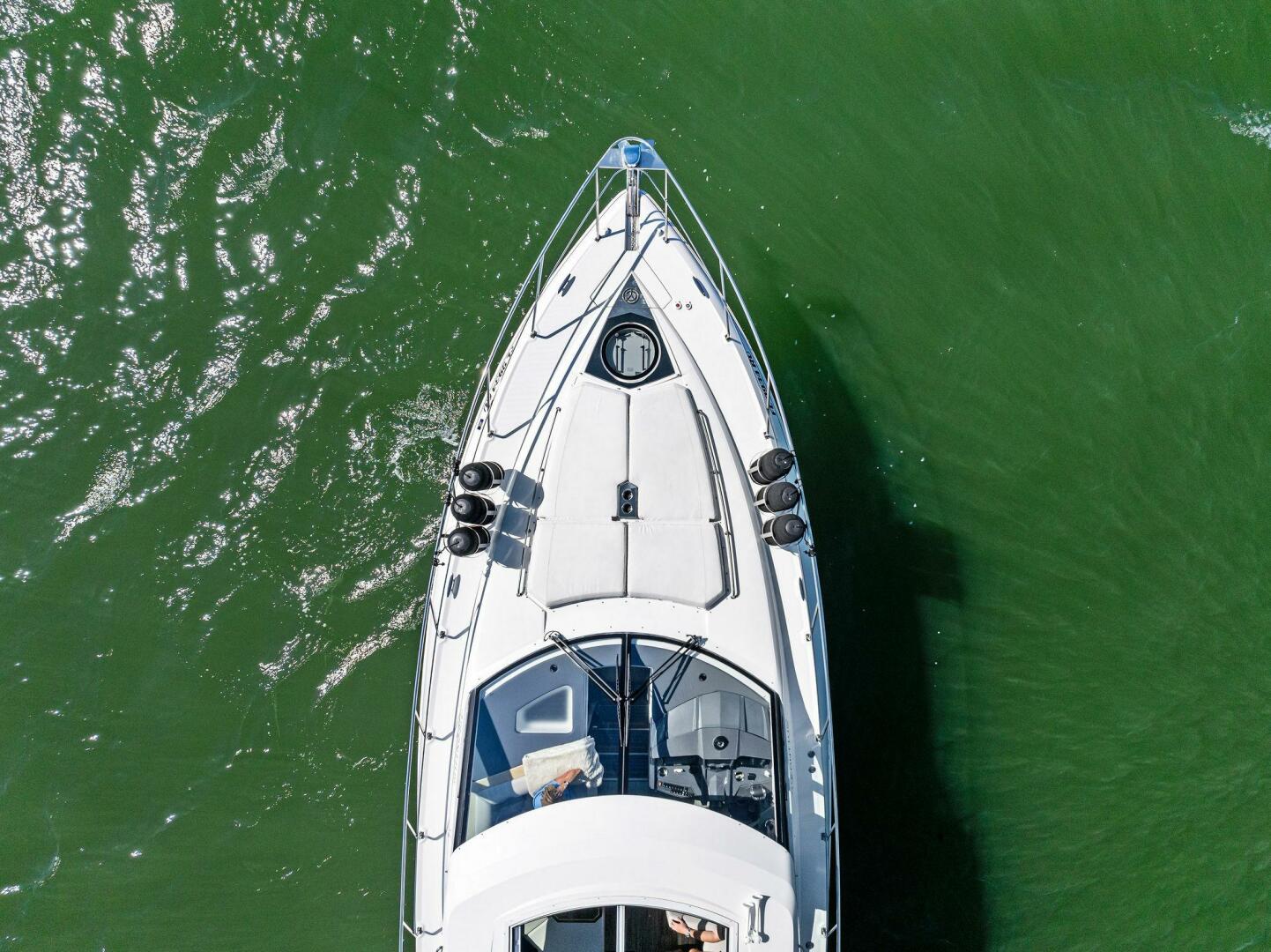 2019 Cruisers Yachts 45 Cantius - Image 74