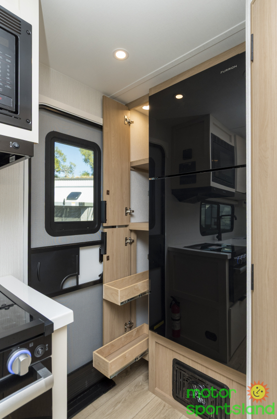 2026 Winnebago Thrive 18FBS - Image 23