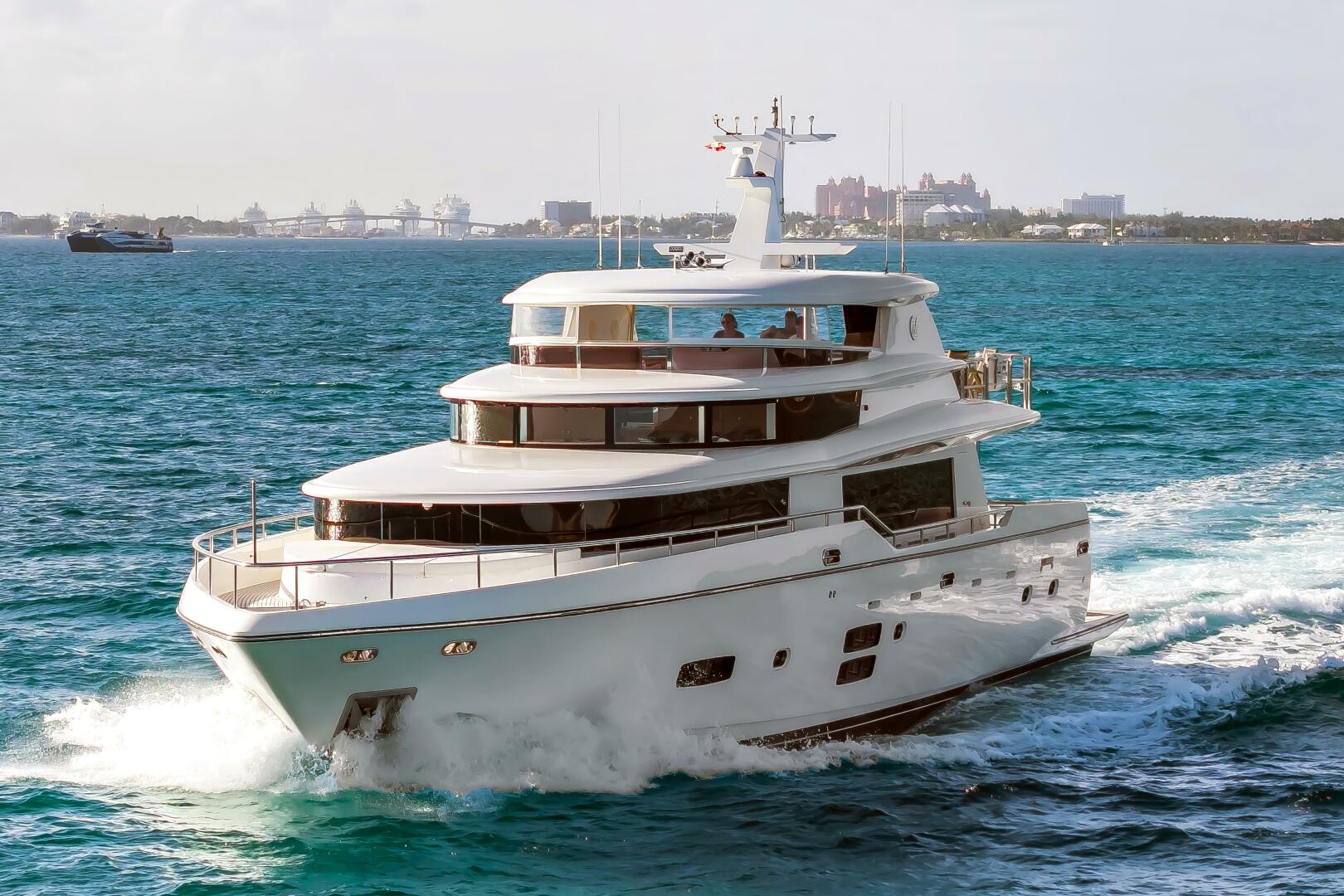 2017 Johnson 93 Flybridge - Image 4