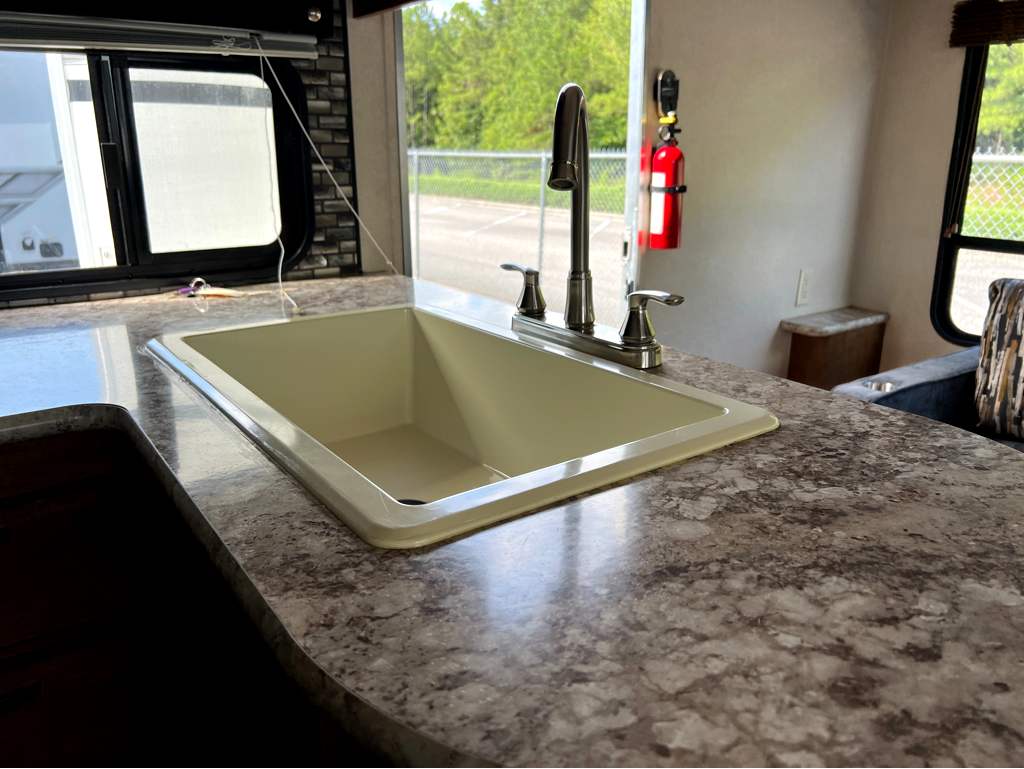 2018 FOREST RIVER WILDWOOD 254RLXL - Image 10