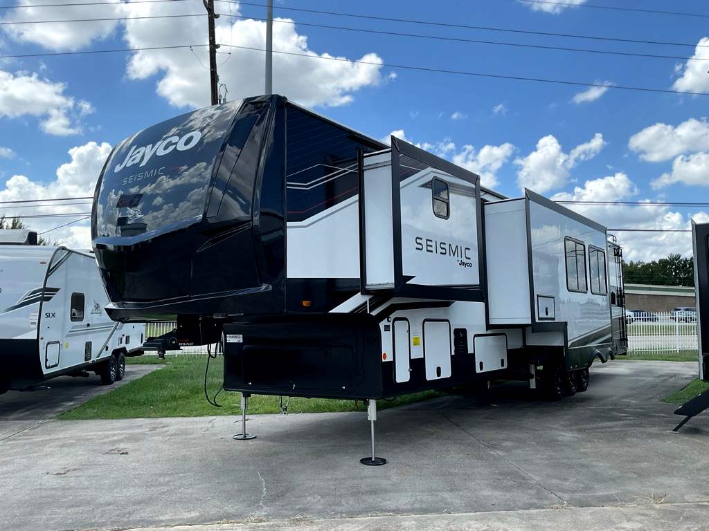 2027 JAYCO SEISMIC 413 - Image 56