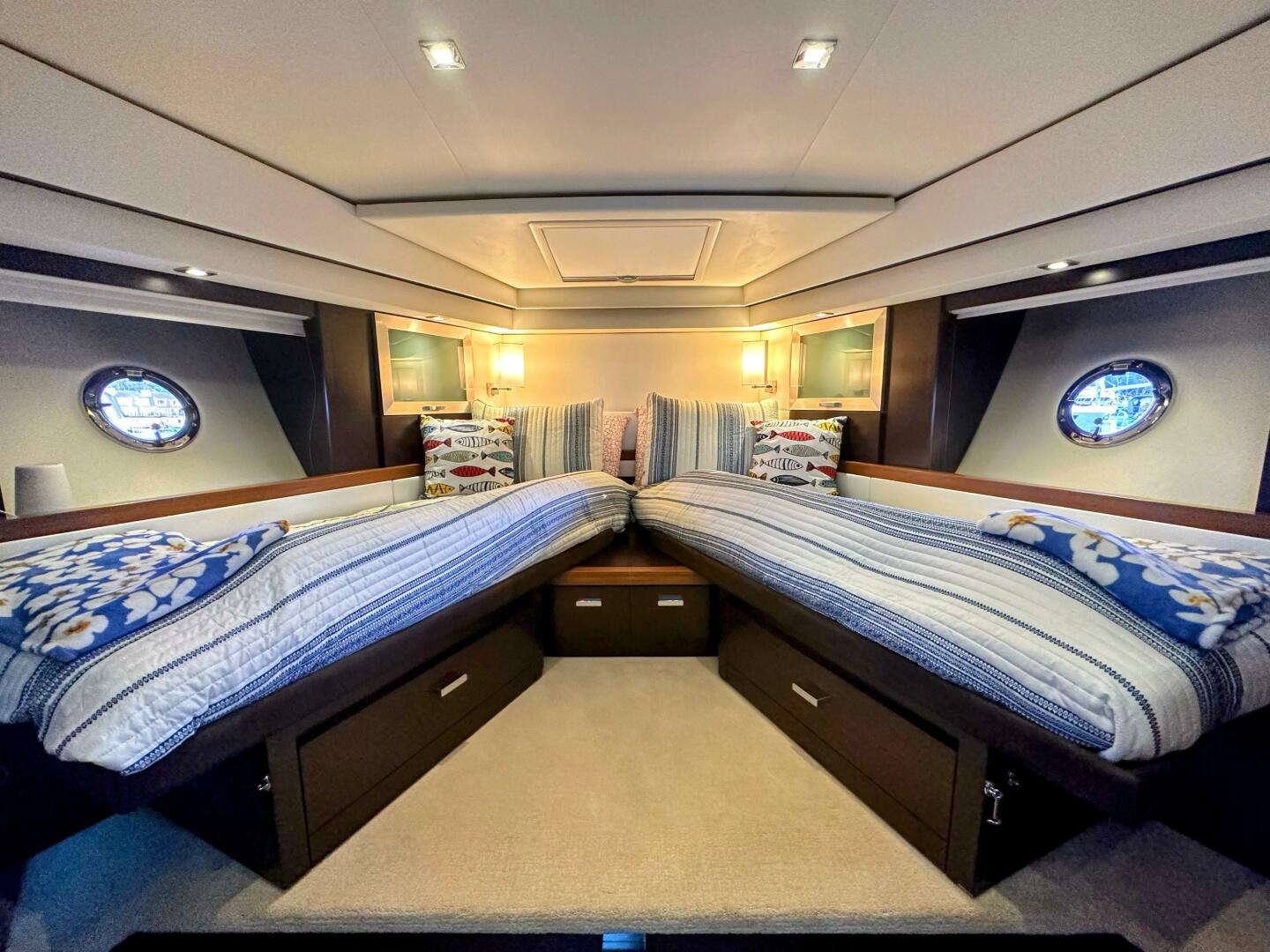2014 Tiara Yachts 50 Coupe - Image 24