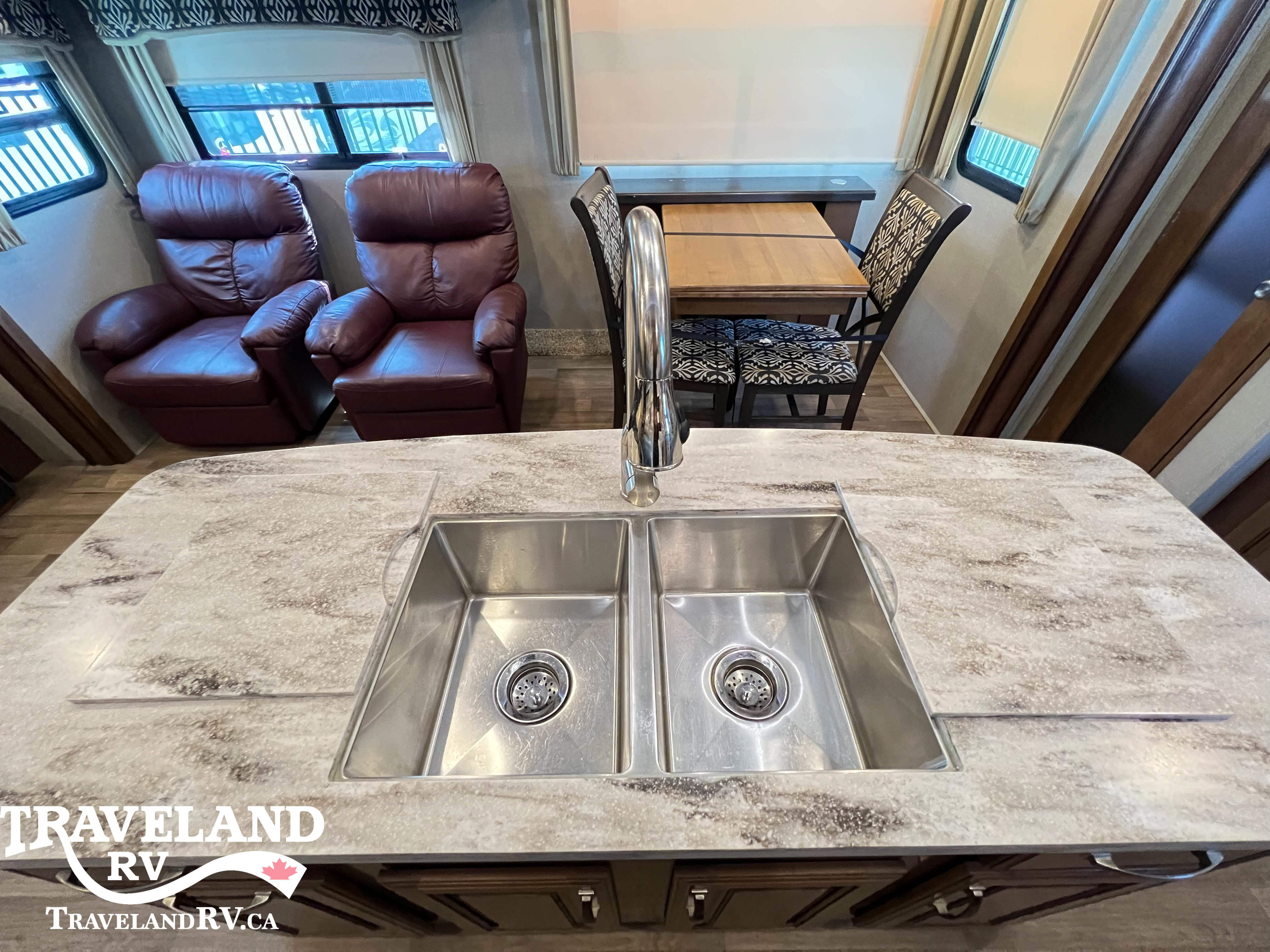 2018 KEYSTONE MONTANA 3160RL LEGACY EDITION - Image 16