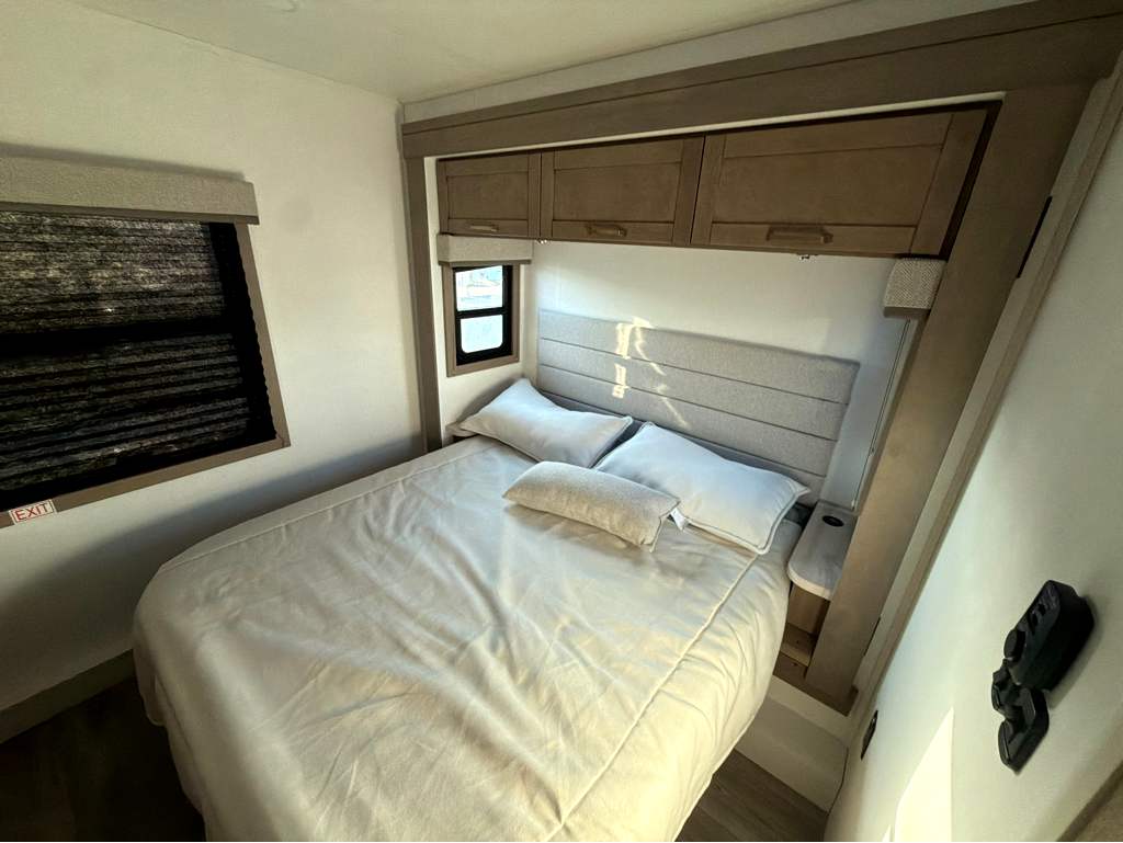 2027 ENTEGRA COACH ODYSSEY 29V - Image 15