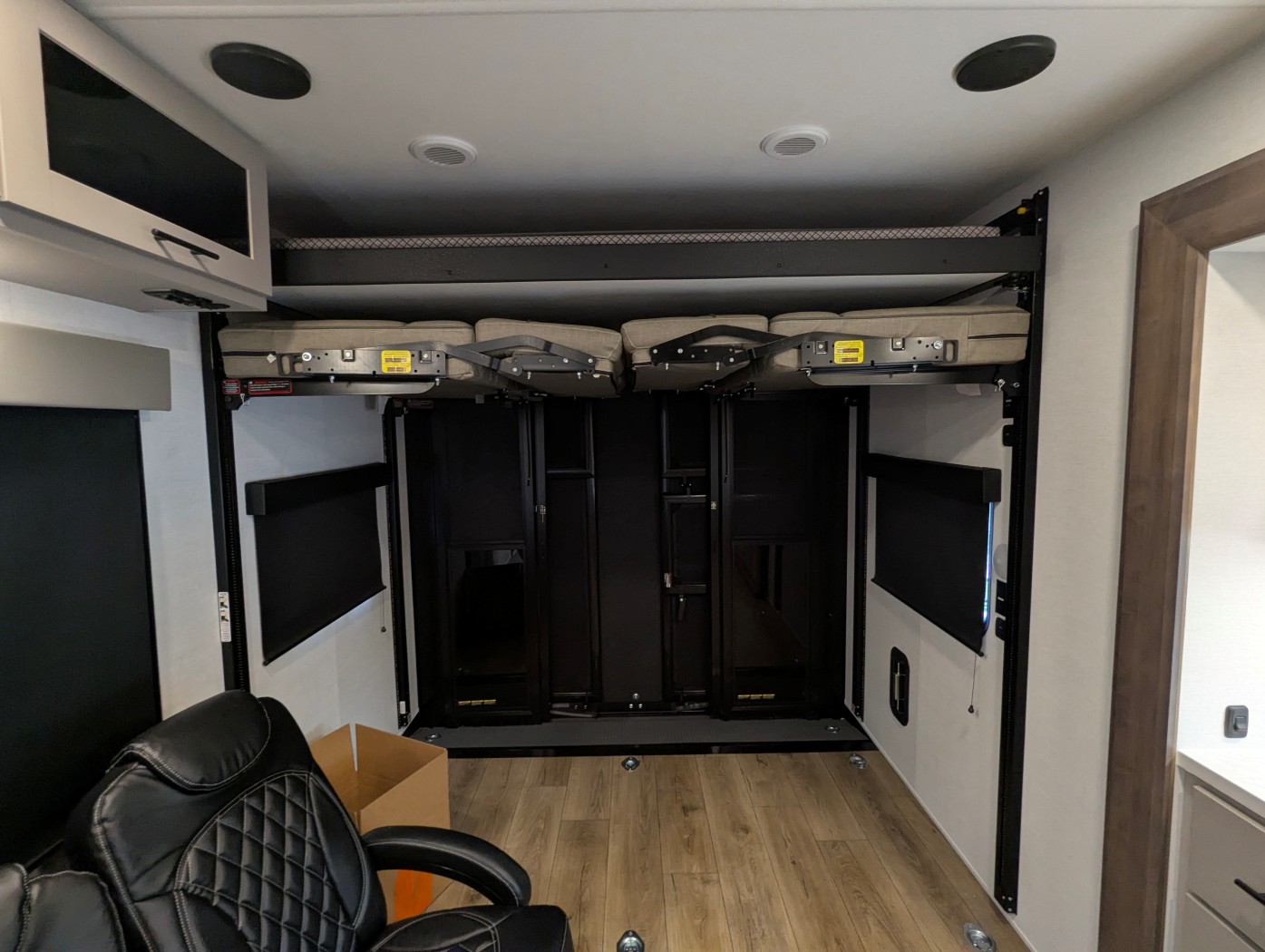 2026 Alliance RV Valor 27T14 - Image 19