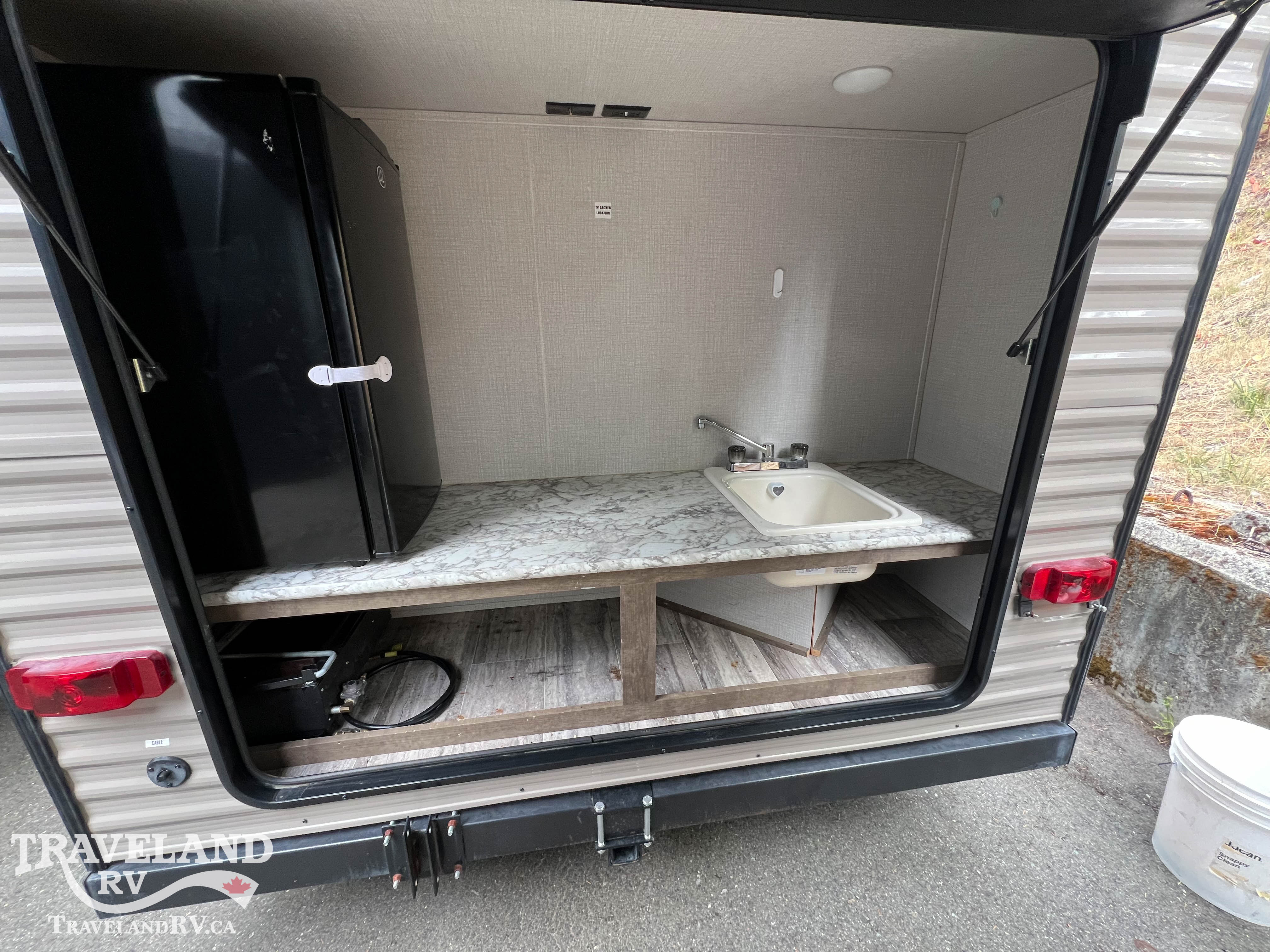 2020 KZ RV Sportsmen Classic SE 100RKSE - Image 6