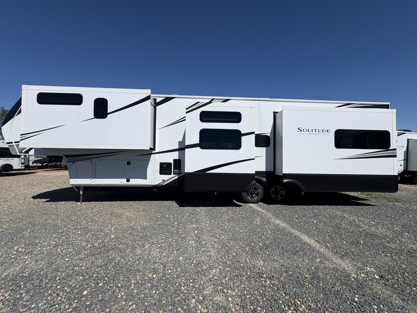 2025 Grand Design Solitude 388MBS - Image 4