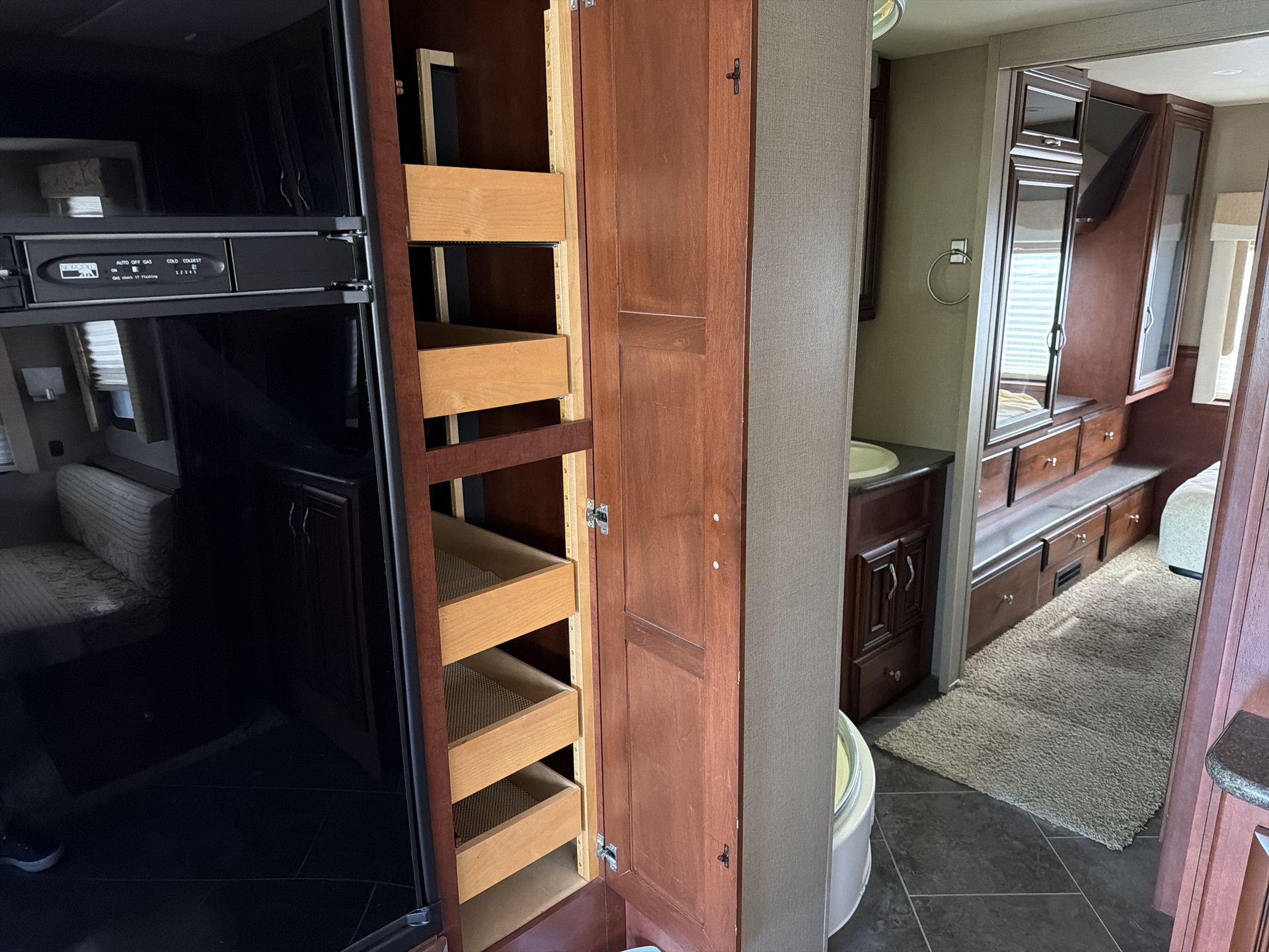 2014 Newmar Bay Star 3309 - Image 38