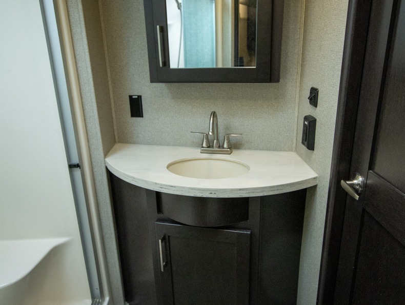 2018 Keystone Raptor 362TS - Image 18