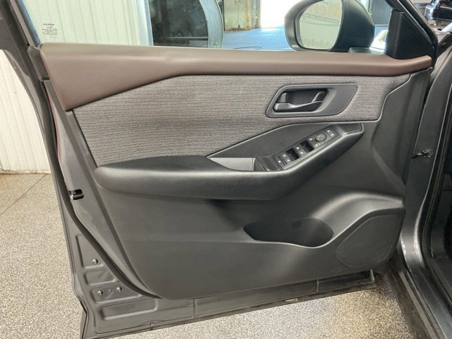 2023 Nissan Rogue Utility 4D SV AWD - Image 15