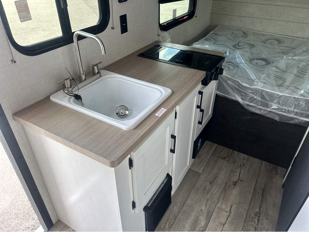 2026 VENTURE RV SIENNA 140VFD - Image 6