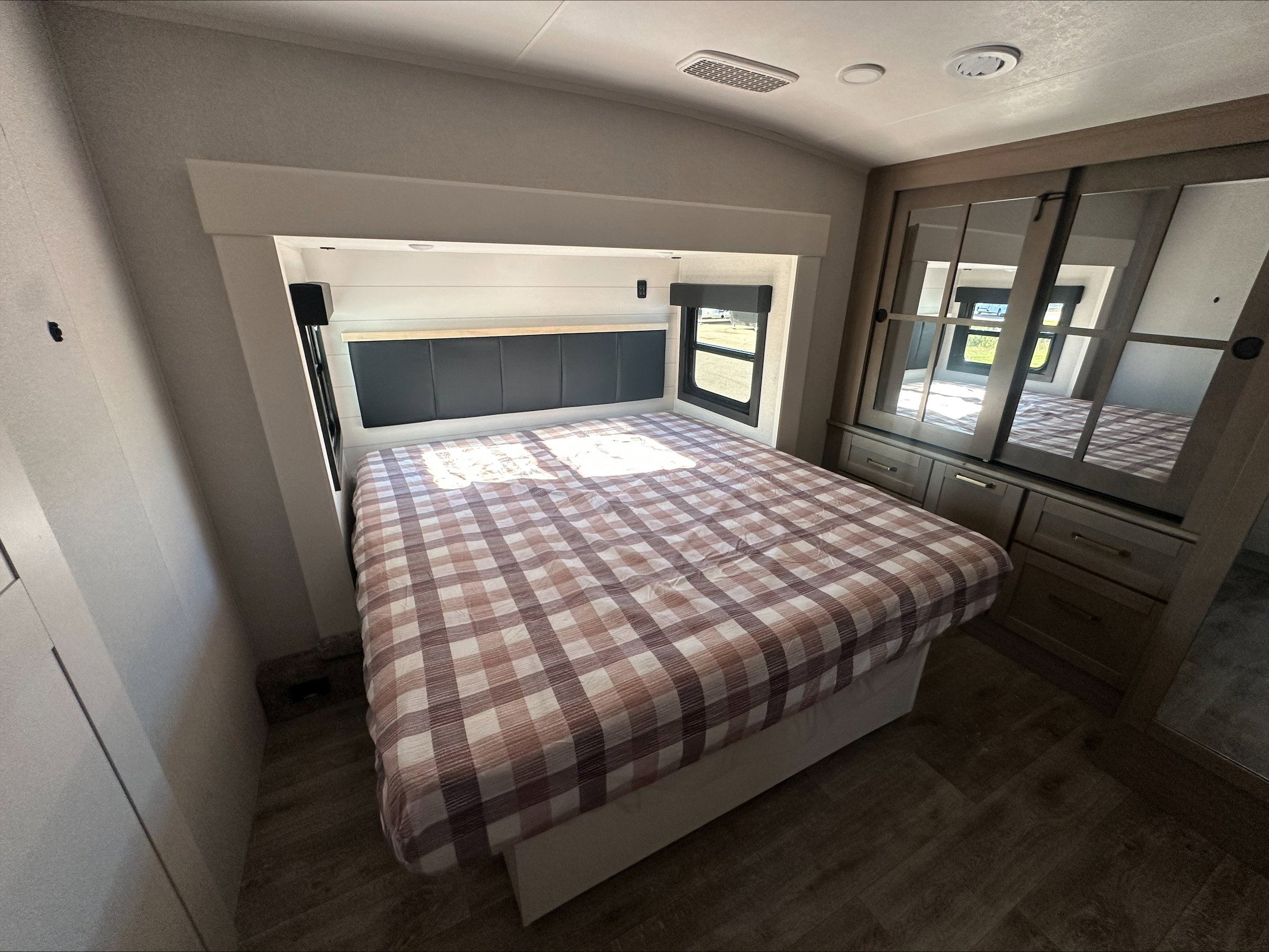 2026 JAYCO EAGLE 365UKTS - Image 29