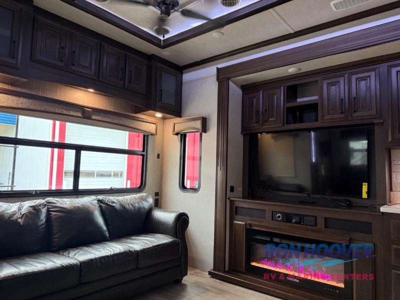 2019 HEARTLAND 3925MLP - Image 17