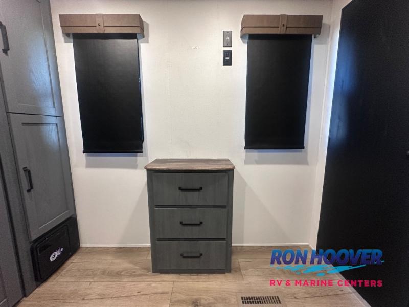 2026 PALOMINO PUMA 423LFT - Image 23