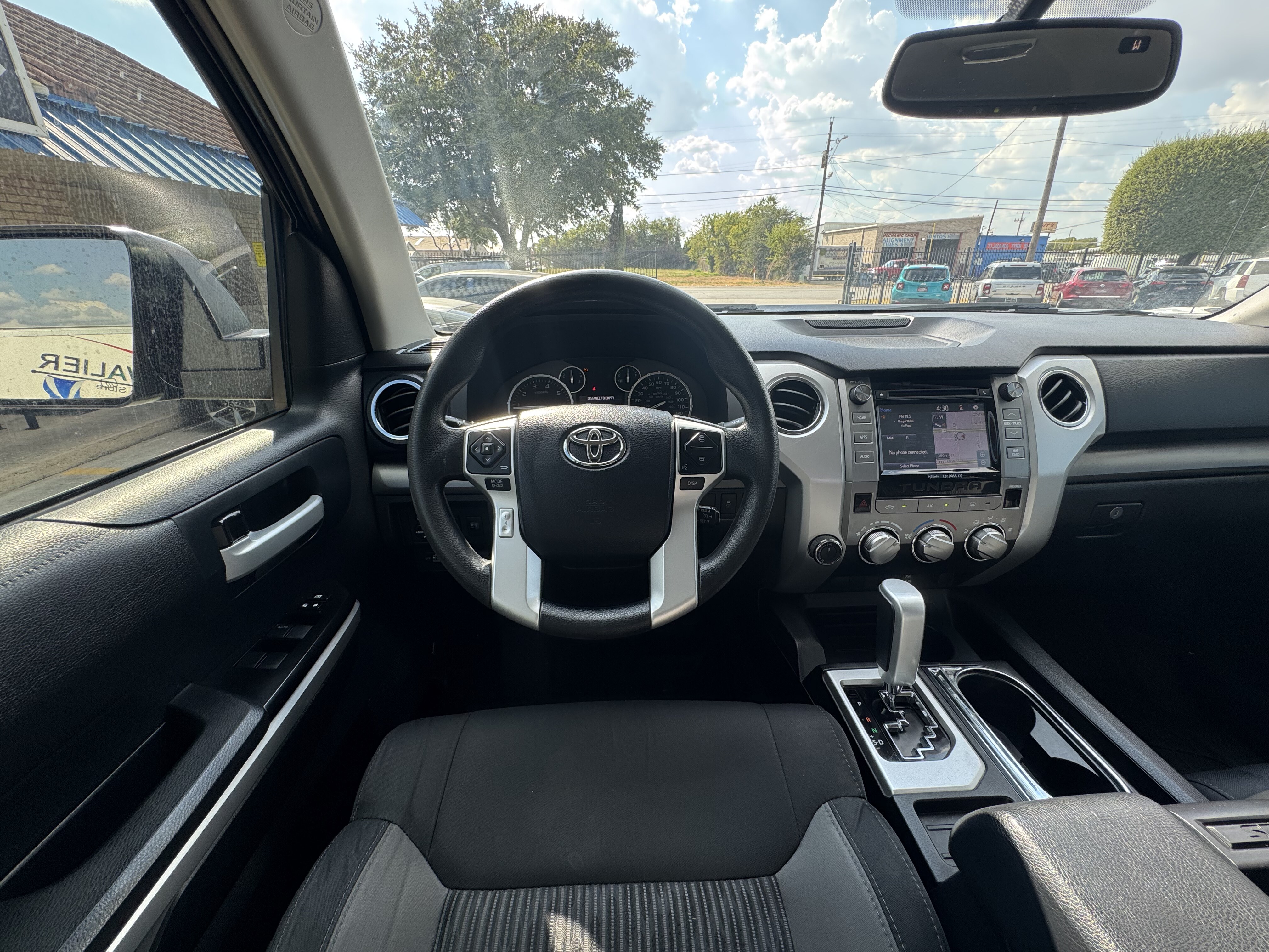 2014 Toyota Tundra CrewMax SR5 4WD 5.7L V8 - Image 24