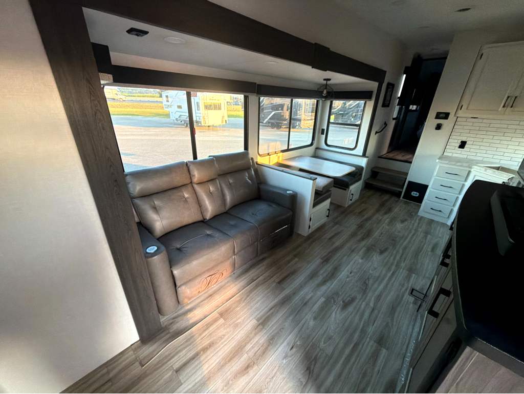 2027 VENTURE RV SPORTTREK 312VTB - Image 16