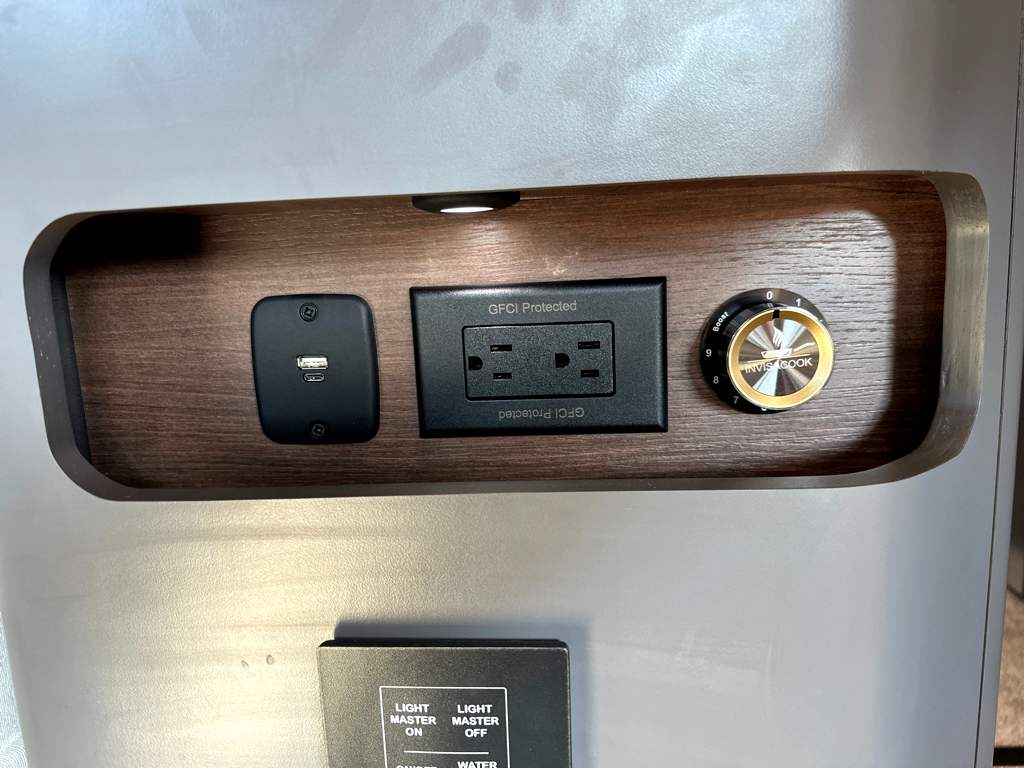 2027 GRAND DESIGN LINEAGE SERIESVP LVP2 - Image 18