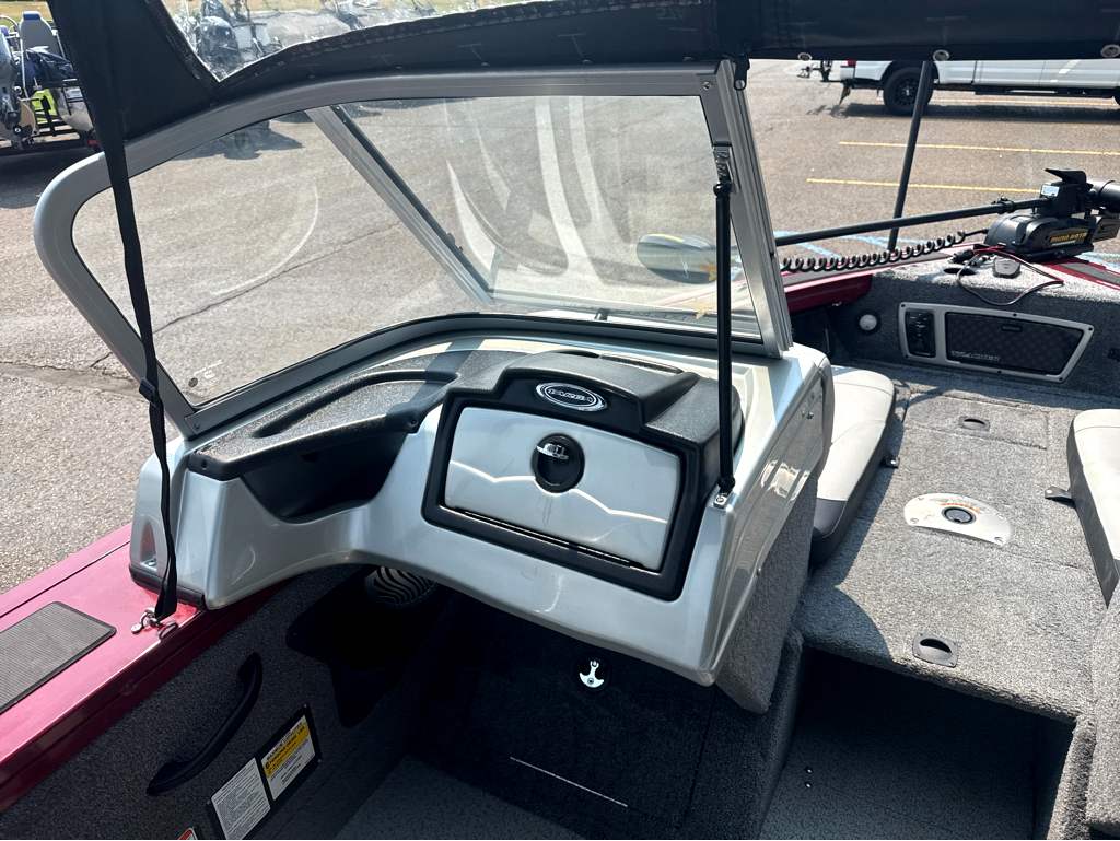 2018 Tracker Targa V18 - Image 19