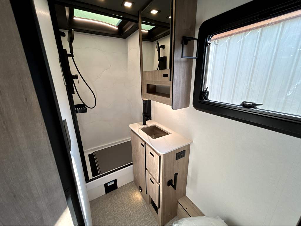 2026 GRAND DESIGN LINEAGE SERIESF 31ZW - Image 35