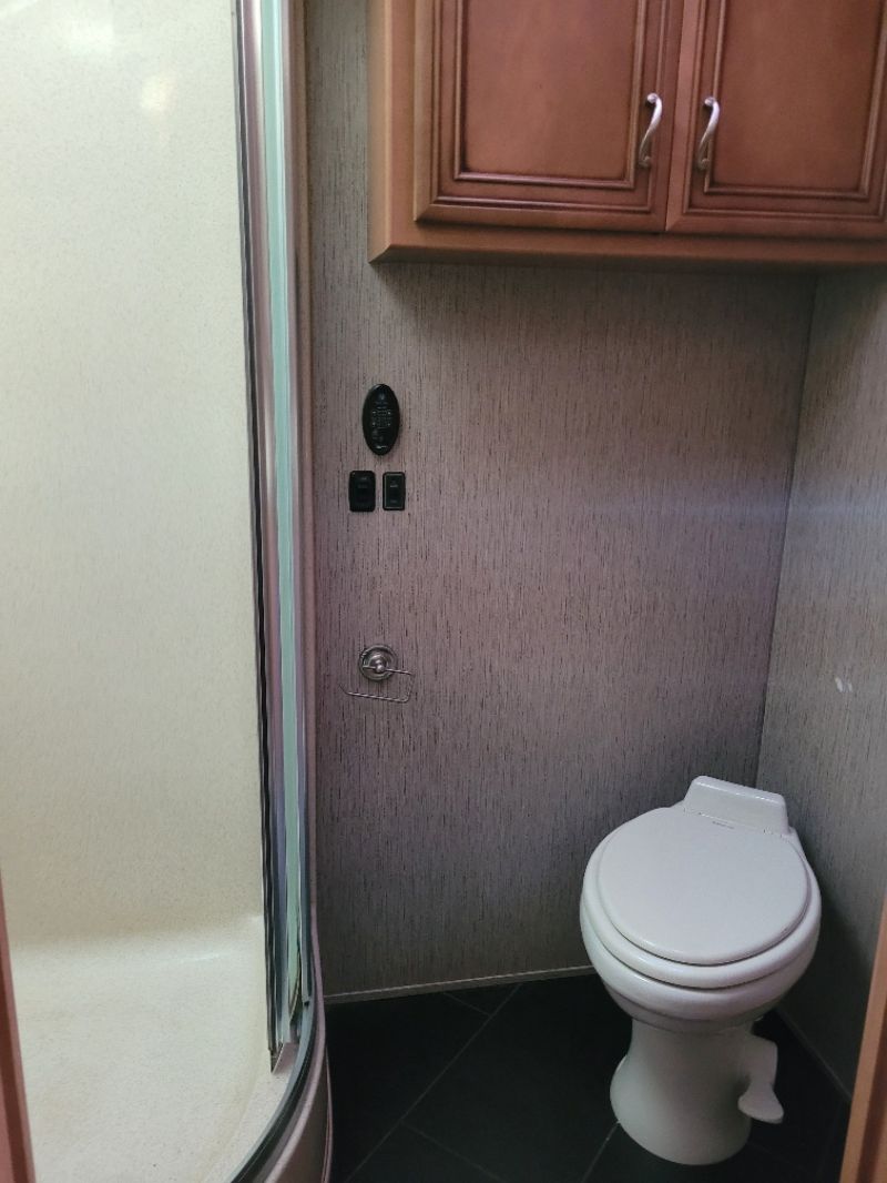 2015 Newmar Ventana LE 3849 - Image 15