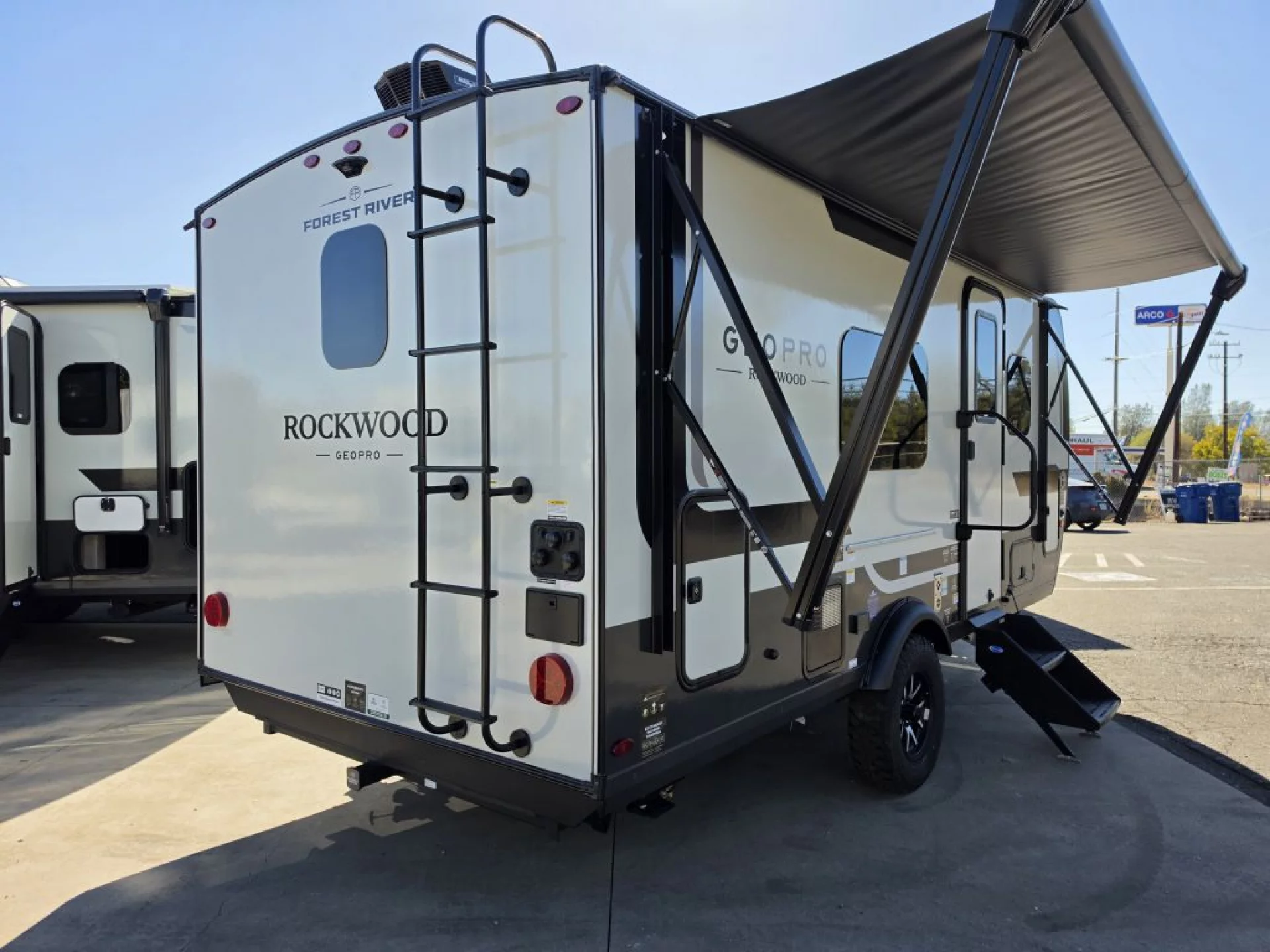 2027 FOREST RIVER ROCKWOOD GEO PRO 19FDT - Image 3